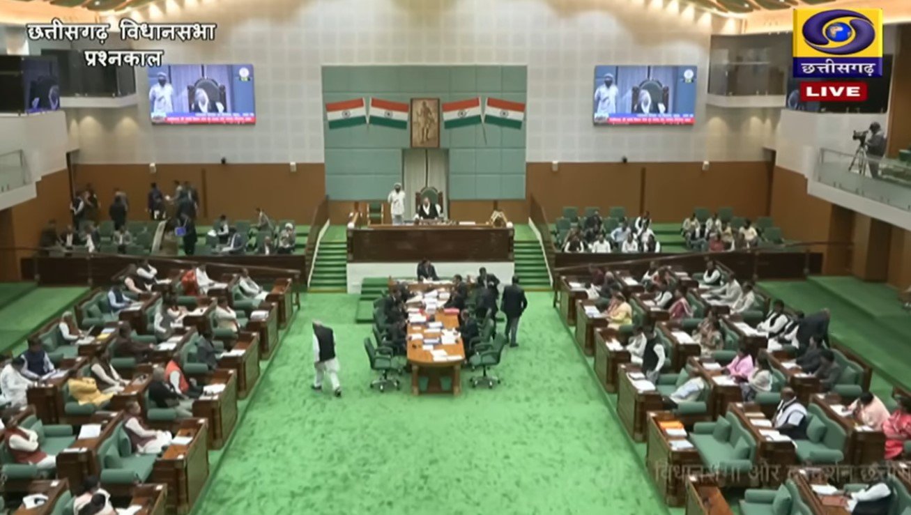 दुकान एवं स्थापना संशोधन विधेयक पारित, छत्तीसगढ़ में महिलाओं को नाइट शिफ्ट की अनुमति, कर्मचारियों का कार्य समय बढ़ाकर 10 घंटे किया गया