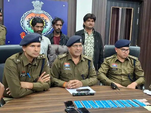 नशे के अवैध कारोबार पर दुर्ग पुलिस की बड़ी कार्रवाई, 3 तस्कर गिरफ्तार, नशीली-दवाइयां बरामद