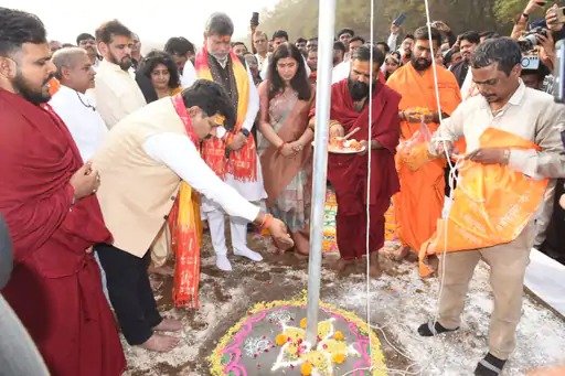 भिलाई में 25 से 29 दिसंबर तक दिव्य हनुमंत कथा, गृहमंत्री विजय शर्मा ने फहराया ध्वज, धर्मांतरण पर कही ये बड़ी बात