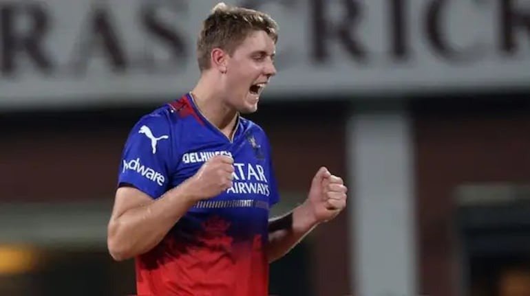 IPL 2026 Auction: कैमरन ग्रीन बने सबसे महंगे विदेशी खिलाड़ी तो वेंकटेश अय्यर पर पैसों की बरसात, जानें किस टीम ने खरीदा?