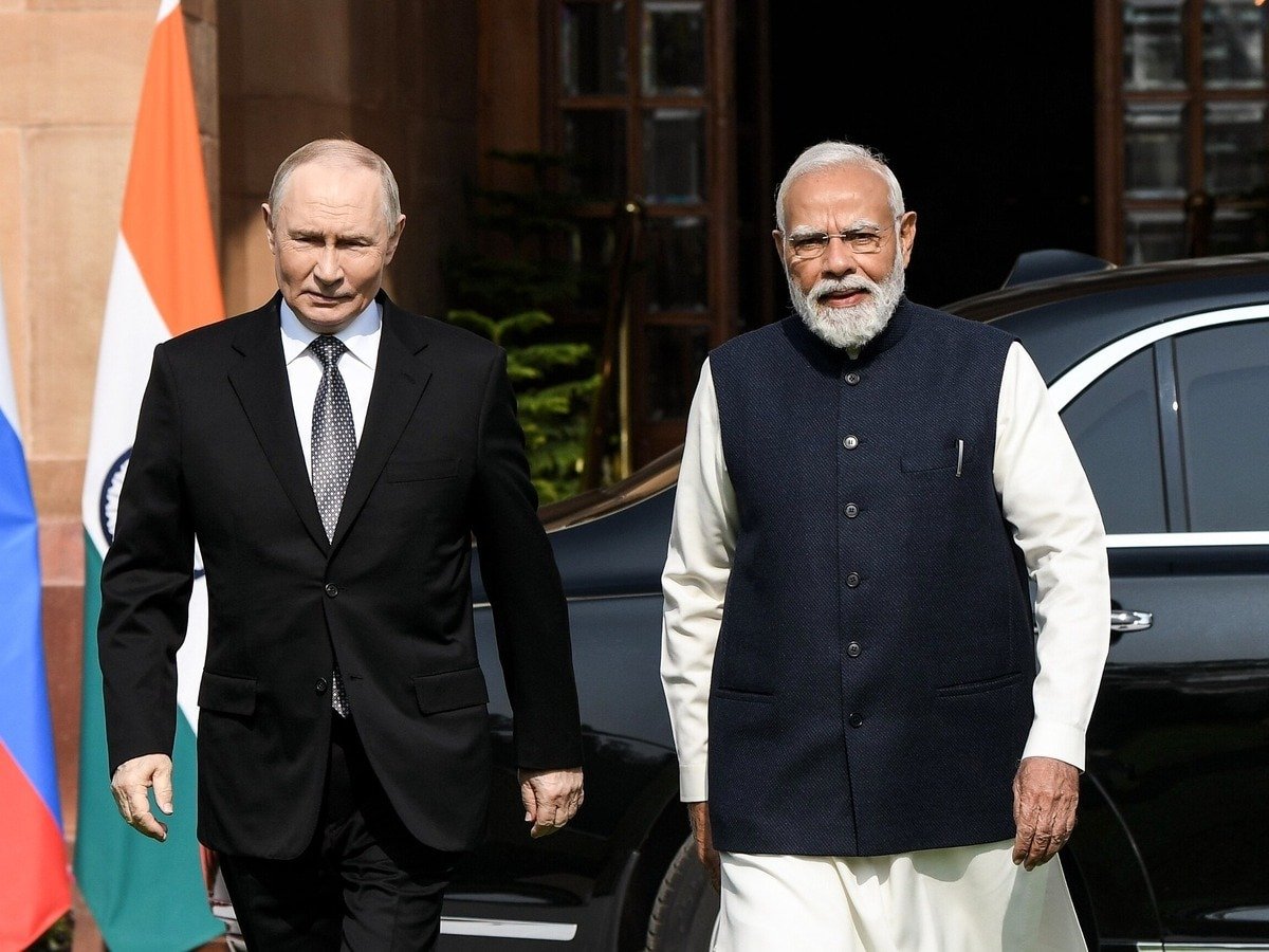 रूसियों के लिए 30 दिन का नि:शुल्क ई-टूरिस्ट वीजा जारी करेगा भारत, पुतिन के सामने PM का ऐलान