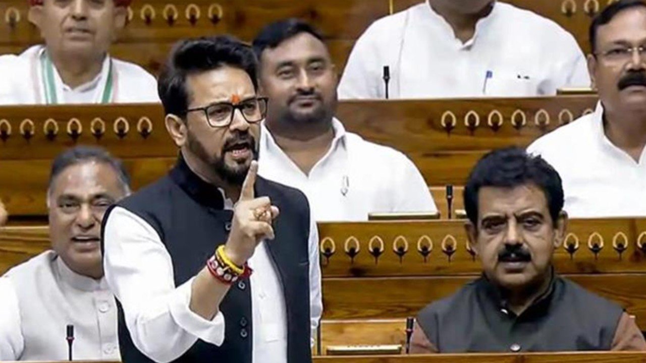 सदन में ई-सिगरेट पर मच गया बवाल! TMC सांसद पर अनुराग ठाकुर ने लगाया ये आरोप, पढ़ें पूरी खबर