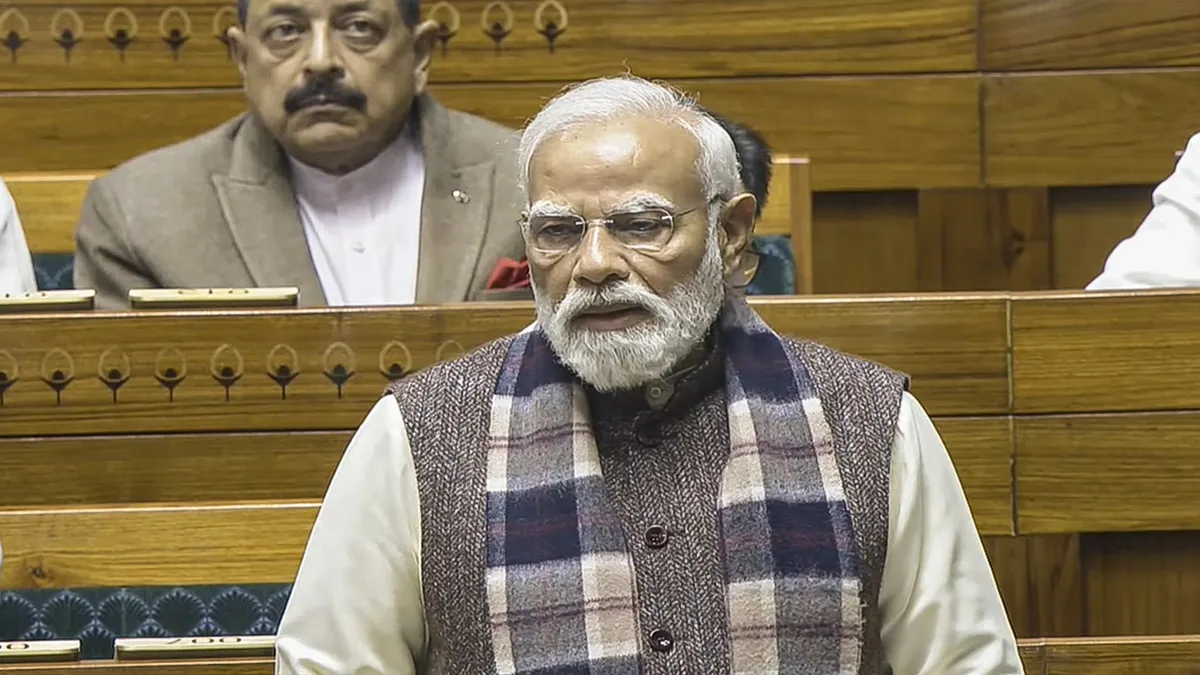 PM Modi in Parliament: लोकसभा में वंदे मातरम पर चर्चा, सदन में गरजे पीएम मोदी, मौजूद नहीं राहुल प्रियंका, पढ़ें पूरी खबर
