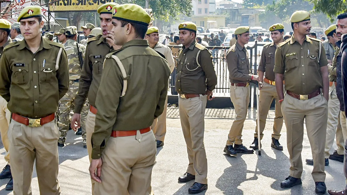 सीतापुर में डबल मर्डर, पिता-पुत्र की गोली मारकर हत्या, कुछ दिन पहले ही दोनों जेल से छूटकर आए थे बाहर