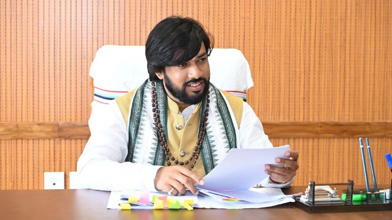 आरंग विधानसभा को विकास की नई सौगात: चकवे–परसदा मार्ग के लिए ₹2.17 करोड़ की स्वीकृति