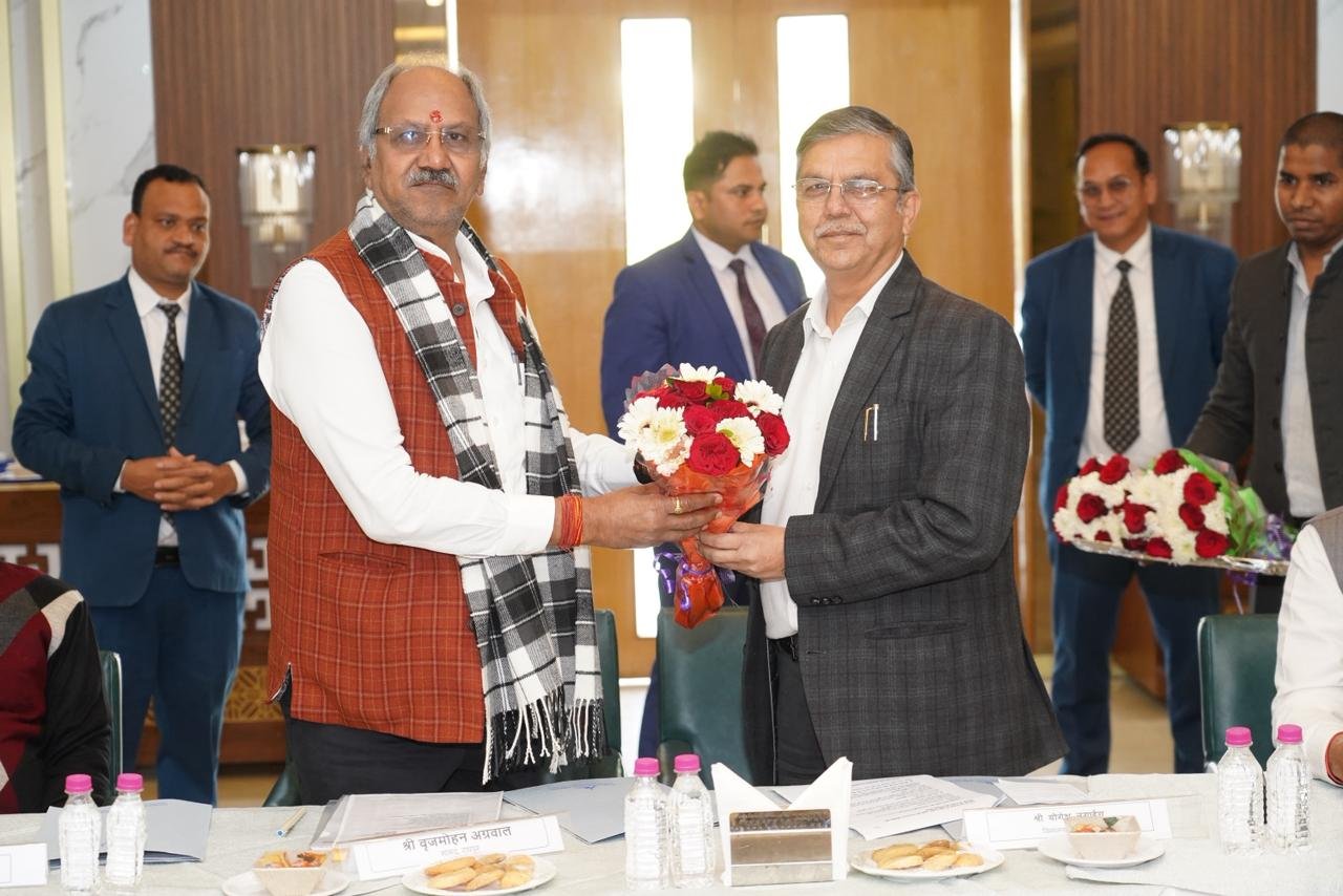 रायपुर हवाई अड्डा बनेगा अंतरराष्ट्रीय हब, दुबई-सिंगापुर-बैंकॉक के लिए उड़ान जल्द, बृजमोहन अग्रवाल की अध्यक्षता में हुई एयरपोर्ट एडवाइजरी कमेटी की बैठक में फैसला