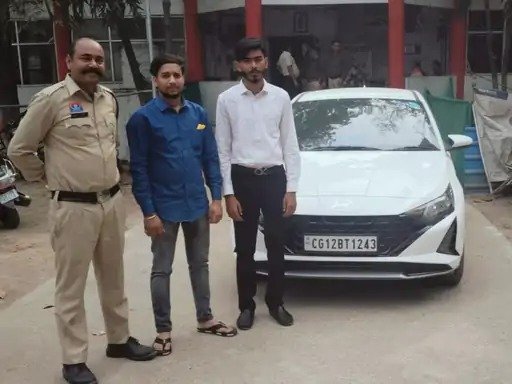 कार से स्टंट करने वाले 2 युवक को बिलासपुर पुलिस ने किया गिरफ्तार, गाड़ी की जब्त, ड्राइविंग लाइसेंस रद्द करने की प्रक्रिया शुरू