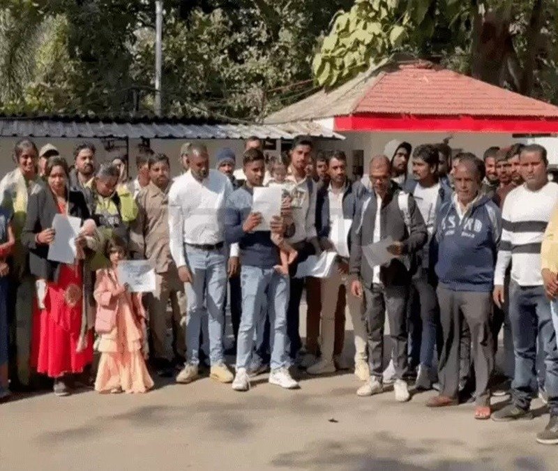 CAF अभ्यर्थियों का आक्रोश फूटा, डिप्टी सीएम हाउस का घेराव, 7 साल से अटकी भर्ती पर गृहमंत्री ने दिया आश्वासन