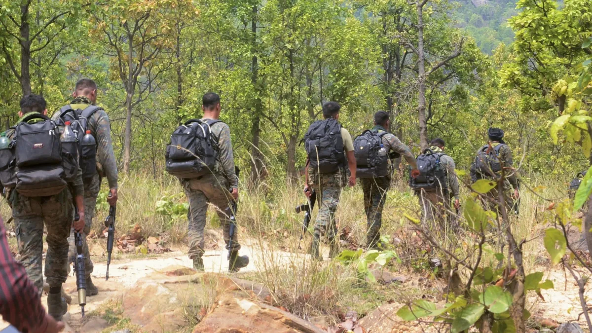 छत्तीसगढ़ में खत्म होने की कगार पर लाल आतंक, सुकमा में 26 नक्सलियों ने किया सरेंडर, इसमें 7 महिला शामिल