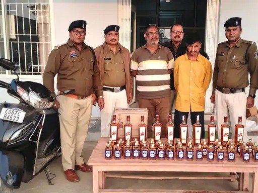 Durg Liquor Smuggling : शराब तस्करी करने वाले 2 युवक गिरफ्तार, दूसरे राज्यों से लाकर दुर्ग-भिलाई में खपा रहे थे