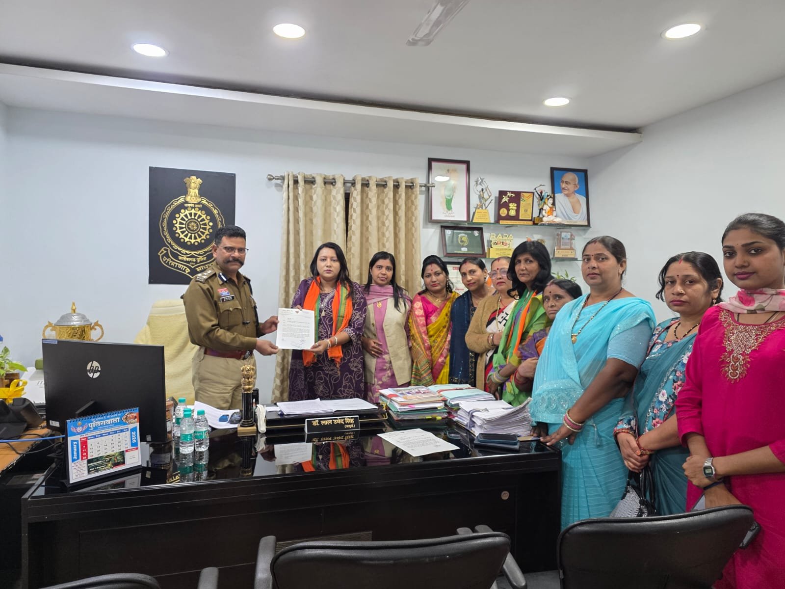 कांग्रेस विधायक फूल सिंह बैरिया के बयान पर बवाल, CG भाजपा महिला मोर्चा का विरोध, FIR की मांग को लेकर एसपी को सौंपा ज्ञापन