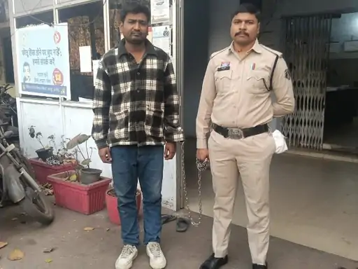विधवा से बलात्कार की कोशिश करने वाला गिरफ्तार, आरोपी खुद को बताता था डॉक्टर, ब्लैकमेल करके वसूले थे 4 लाख