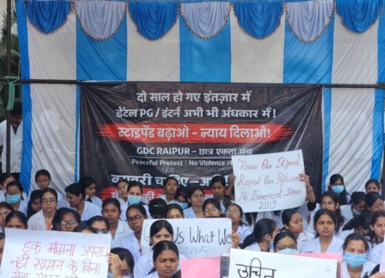 Raipur Dental College Students Protest
