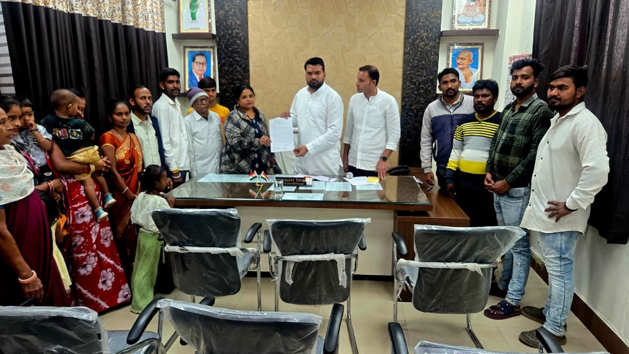 सत्यम नगर कचना में जल, स्वच्छता और स्ट्रीट लाइट की समस्या, पीएम आवास योजना के हितग्राही बेहाल, नेता प्रतिपक्ष आकाश तिवारी ने जताई चिंता