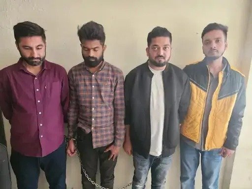 रायपुर में ऑनलाइन सट्टे का खुलासा, 50 लाख कैश और 4 आरोपी गिरफ्तार, कार में खिलाते थे सट्टा