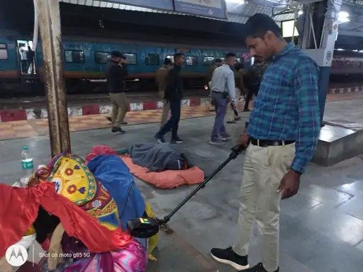 दुर्ग पुलिस गणतंत्र दिवस को लेकर अलर्ट पर, रेलवे स्टेशन, बस स्टैंड और सीमाओं पर सघन चेकिंग