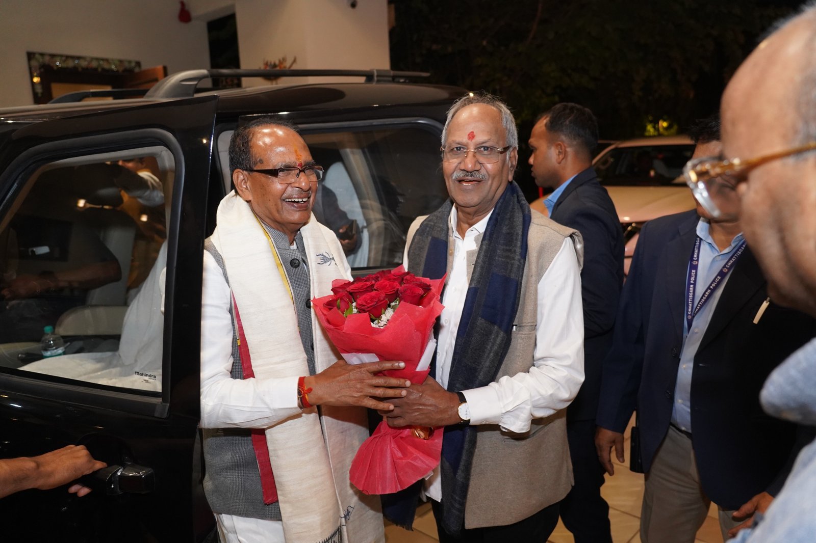 सांसद बृजमोहन अग्रवाल के कार्यालय का केंद्रीय मंत्री शिवराज सिंह चौहान ने किया निरीक्षण, सुव्यवस्थित संचालन और जनसेवा कार्यों की प्रशंसा की