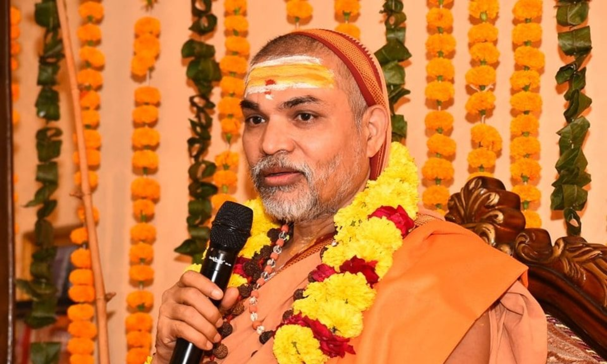 अविमुक्तेश्वरानंद खुद को कैसे बता रहे शंकराचार्य? पुलिस ने नोटिस जारी कर पूछा, स्वामी ने प्रेस कॉन्फ्रेंस कर दी सफाई