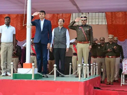 बिलासपुर में सीएम साय करेंगे ध्वजारोहण, पुलिस ग्राउंड में हुआ फाइनल रिहर्सल, छत्तीसगढ़ के विकास की दिखेंगी झांकियां