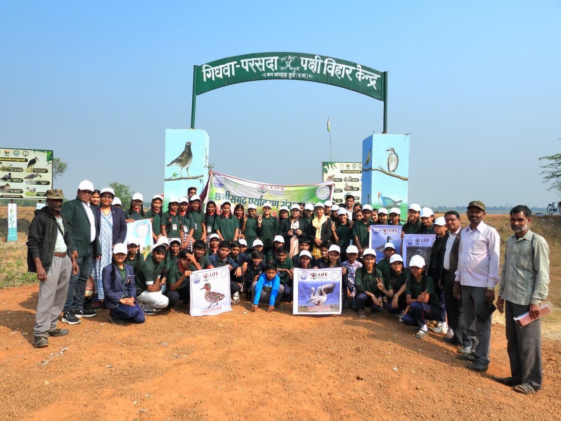 मुंगेली के बच्चों ने नेचर कैंप के दौरान प्राकृतिक संसाधनों और पर्यावरण संरक्षण के महत्व को समझा, एनवायरनमेंट की रक्षा करने की ली शपथ