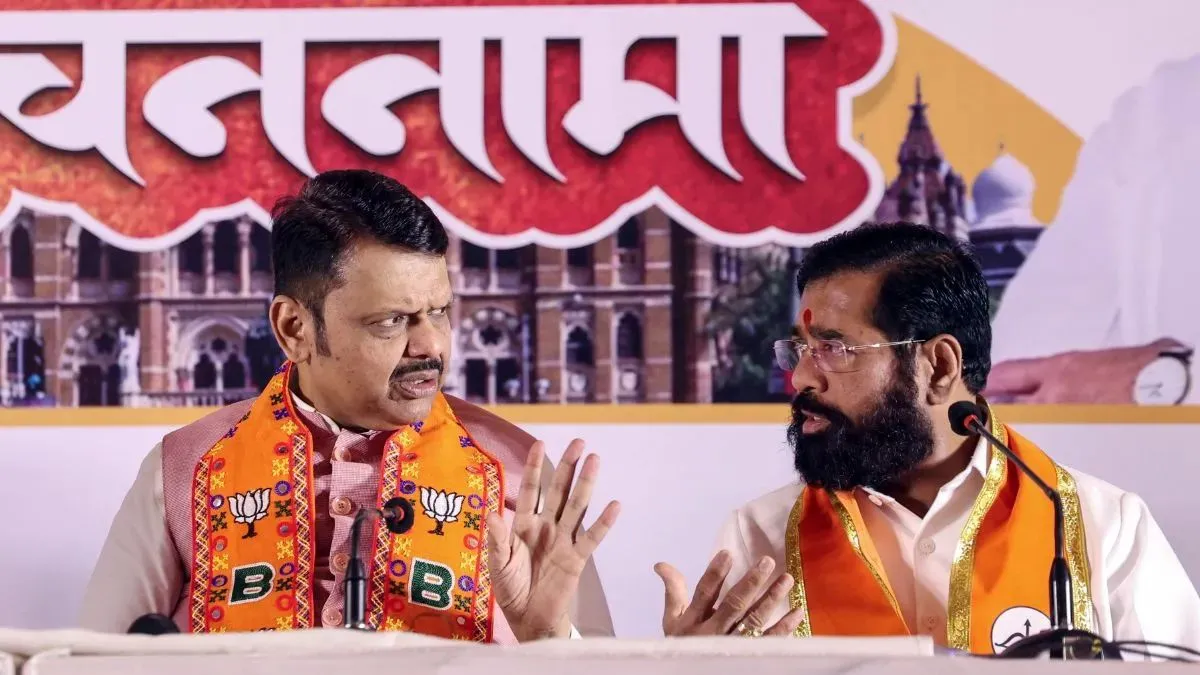‘मराठी मानुष का अस्तित्व खतरे में नहीं, आपका अस्तित्व खतरे में है’ फडणवीस और शिंदे ने ठाकरे बंधुओं पर साधा निशाना