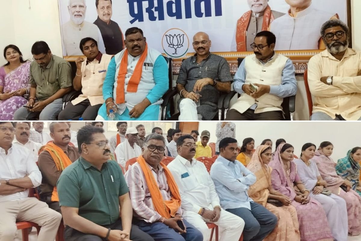 Durg Sant Ravidas Jayanti : दुर्ग जिला भाजपा कार्यालय में संत शिरोमणि रविदास जयंती पर संगोष्ठी, कार्यकर्ताओं ने किया उनके आदर्शों का स्मरण