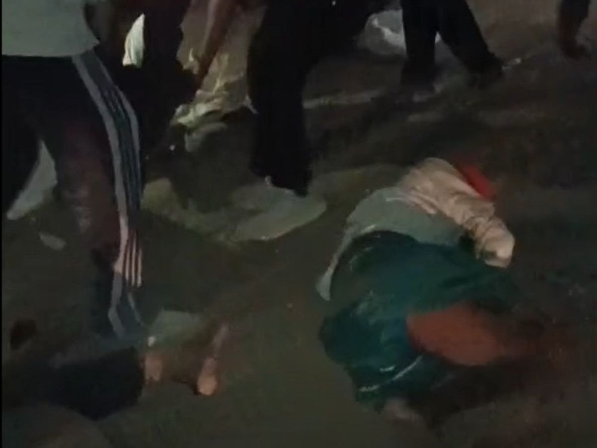 रायगढ़ में पिकअप अनियंत्रित होकर खाई में गिरी, 25-30 ग्रामीण घायल, सगाई समारोह के बाद लौटते समय हुआ हादसा