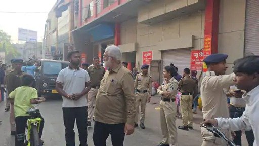 रायपुर के मौदहापारा संडे बाजार में निगम की कार्रवाई, सड़क पर दुकान लगाने वालों के सामान और ठेले जब्त