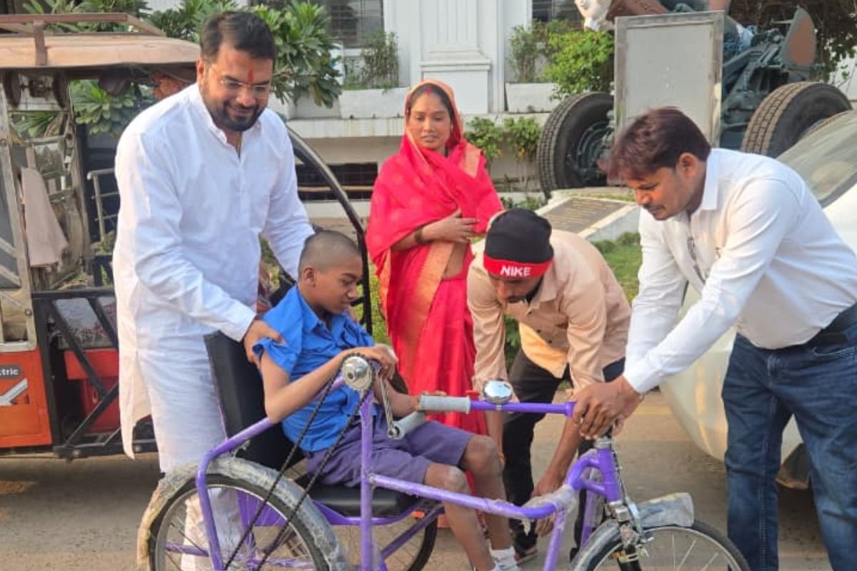 रायपुर पैरा एथलेटिक्स में भूपेश यादव ने जीते दो गोल्ड, नेता प्रतिपक्ष आकाश तिवारी ने बढ़ाया मदद का हाथ