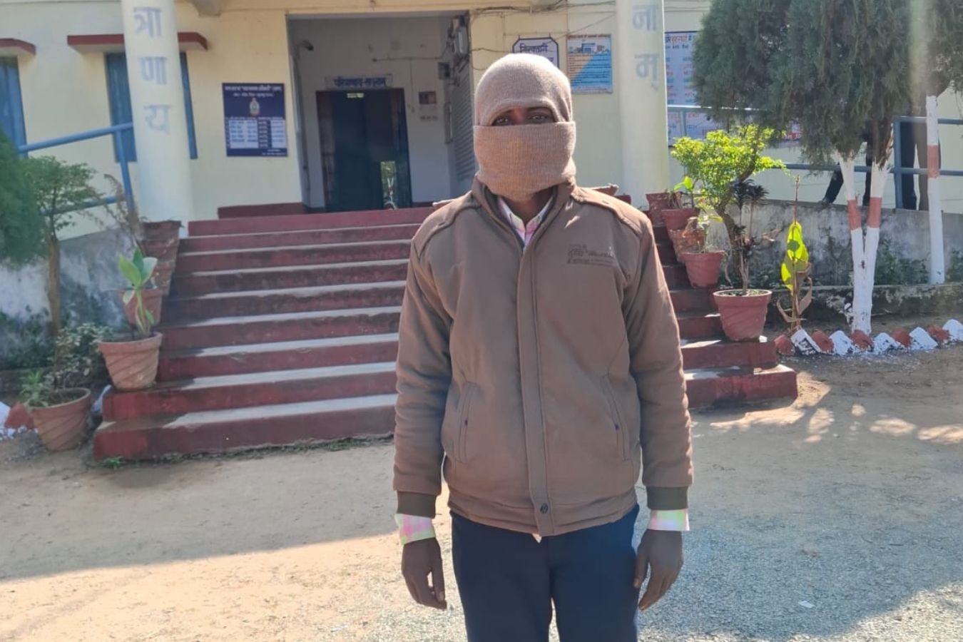 Surajpur Murder Case : जंगल में मिली अज्ञात महिला की लाश का राज खुला, शव की पहचान छुपाने के लिए चेहरे पर रखा पत्थर, आरोपी गिरफ्तार