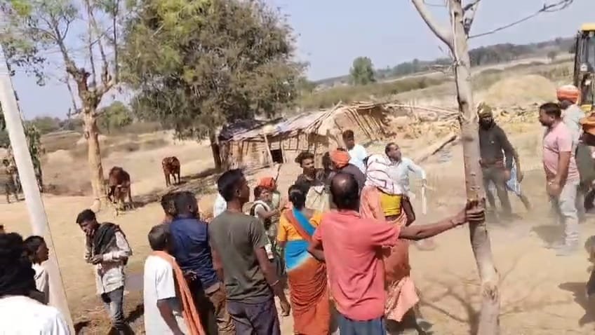 सूरजपुर के सुंदरगंज में अतिक्रमण हटाने के दौरान बवाल, ग्रामीणों ने किया पथराव, 18 लोगों पर गंभीर धाराओं में केस दर्ज