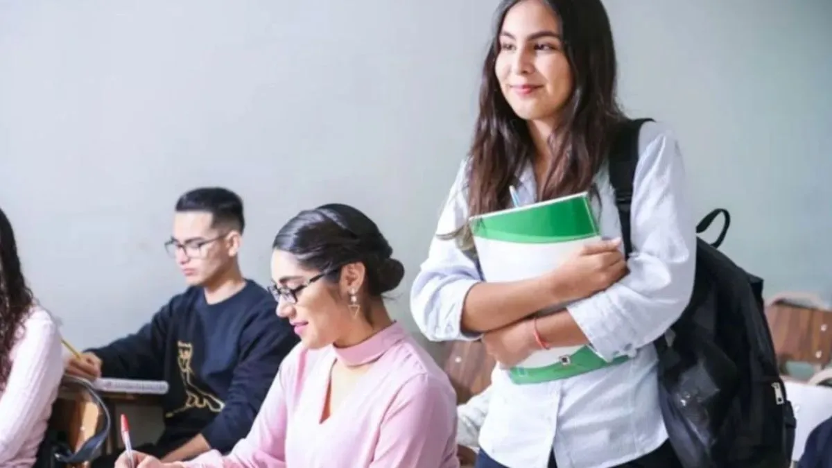 PNB Job 2026: पंजाब नेशनल बैंक में अपरेंटिस भर्ती, 5000 से ज्यादा वैकेंसी के लिए आवेदन, यहां देखें पूरी जानकारी