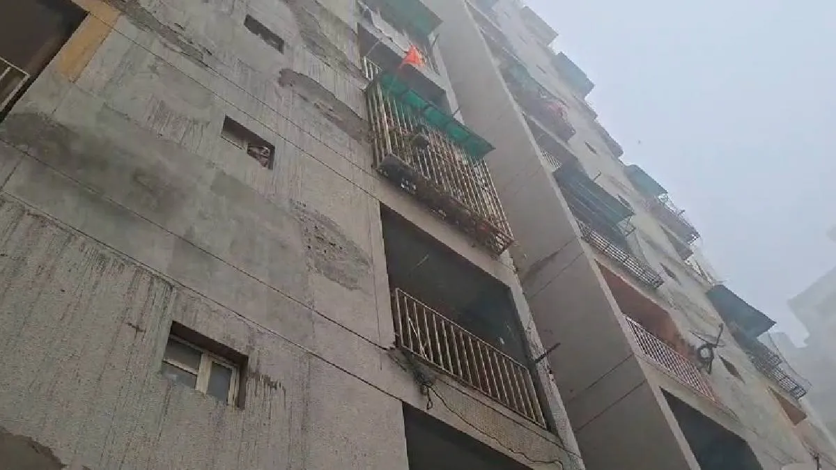 Crime News: 9वीं मंजिल से छलांग लगाकर तीन सगी बहनों ने किया सुसाइड, परिजनों ने लिए छोड़ा सुसाइड नोट