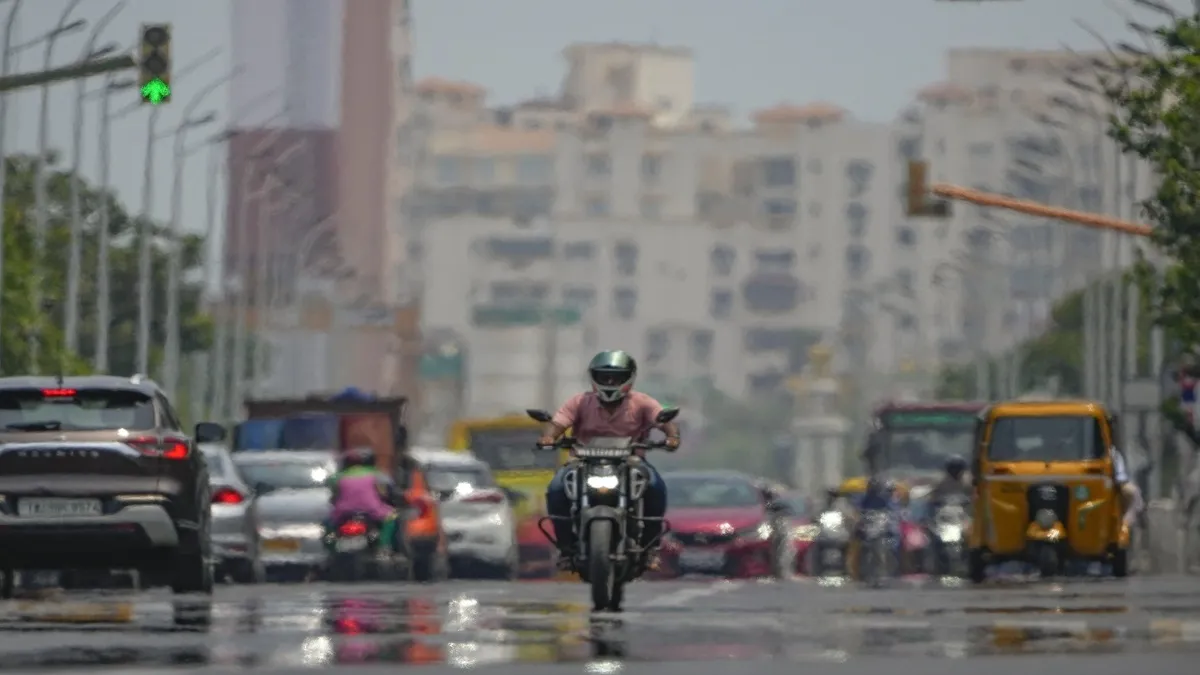 बदला मौसम का मिजाज! MP के 20 जिलों में आंधी-बारिश और ओले भी गिरे, छग में भी अलर्ट, जानें आज कैसा रहेगा मौसम