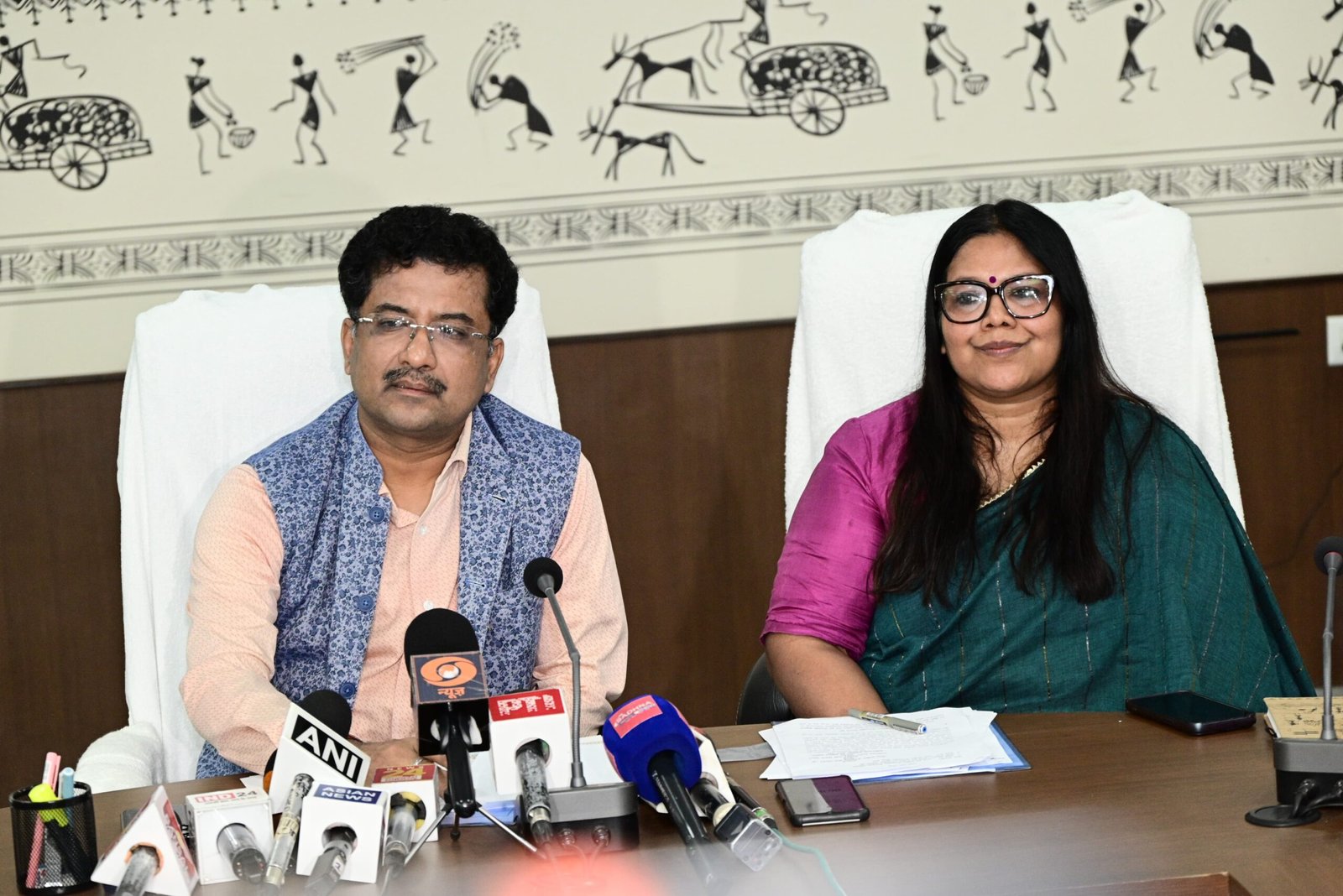 नवा रायपुर में सजेगा ‘आदि परब-2026’, 43 जनजातियों की पारंपरिक वेशभूषा, चित्रकला और हस्तशिल्प एक ही मंच पर दिखेंगे