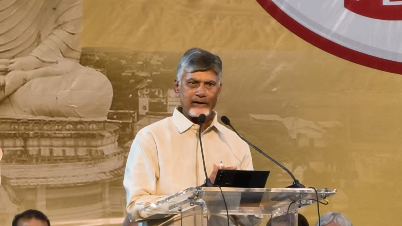 विजयवाड़ा में बोले चंद्रबाबू नायडू, पेशेवर और राजनीतिक मीडिया में फर्क जरूरी, पक्षपाती पत्रकारिता लोकतंत्र के लिए खतरनाक