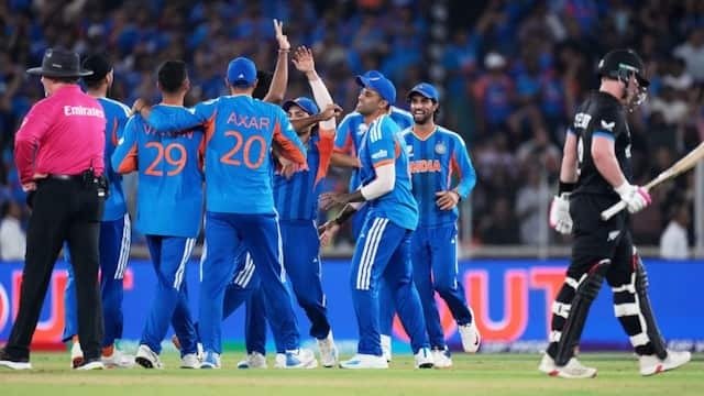 IND vs NZ T20 World Cup Final 2026: भारत बना विश्व चैंपियन, न्यूजीलैंड को हराकर तीसरी बार चूमा टी20 वर्ल्ड कप का ताज