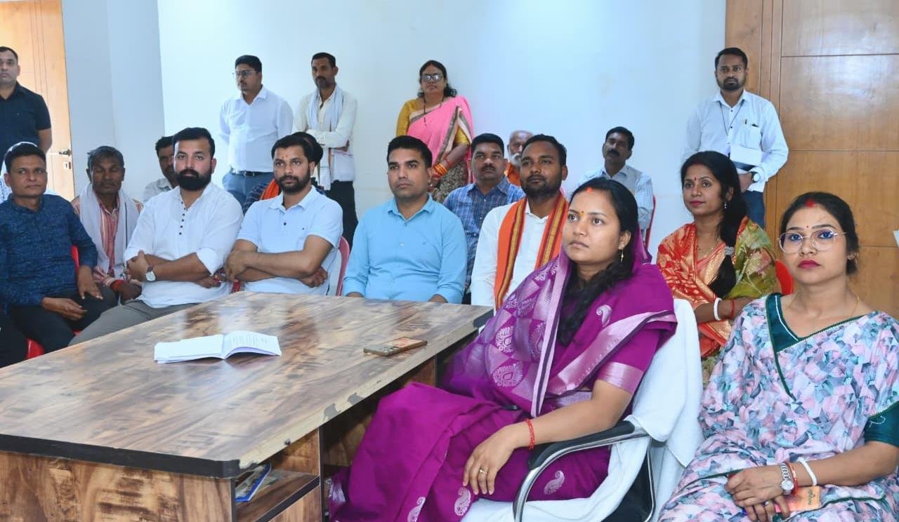 रायपुर में मंत्री लक्ष्मी राजवाड़े ने सुना ‘मन की बात’ कार्यक्रम का 132वां संस्करण, जल संरक्षण और किसान नवाचार को देश के लिए बताया प्रेरक उदाहरण