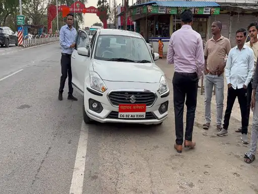 रतनपुर में तेज रफ्तार पिकअप ने एसडीएम की कार को मारी टक्कर, बाल-बाल बचे अफसर, भाग रहा ड्राइवर पकड़ाया