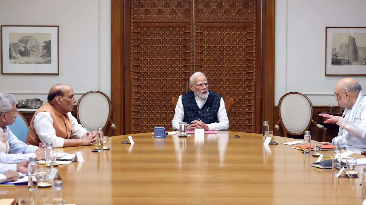 मोदी कैबिनेट का बड़ा फैसला: 33,660 करोड़ की ‘BHAVYA’ योजना को मंजूरी, देशभर में बनेंगे 100 औद्योगिक पार्क