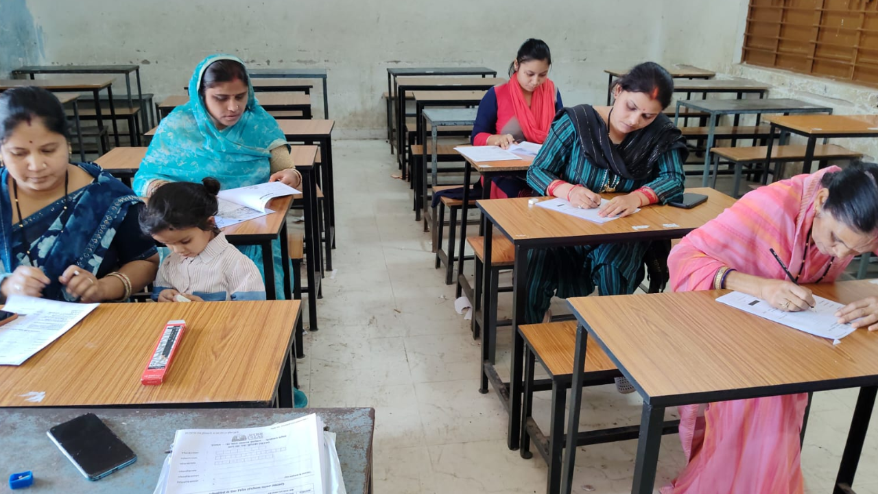 CG Patan News: पाटन में ‘उल्लास’ साक्षरता अभियान का महापर्व, 3200 नव-साक्षरों ने दी परीक्षा