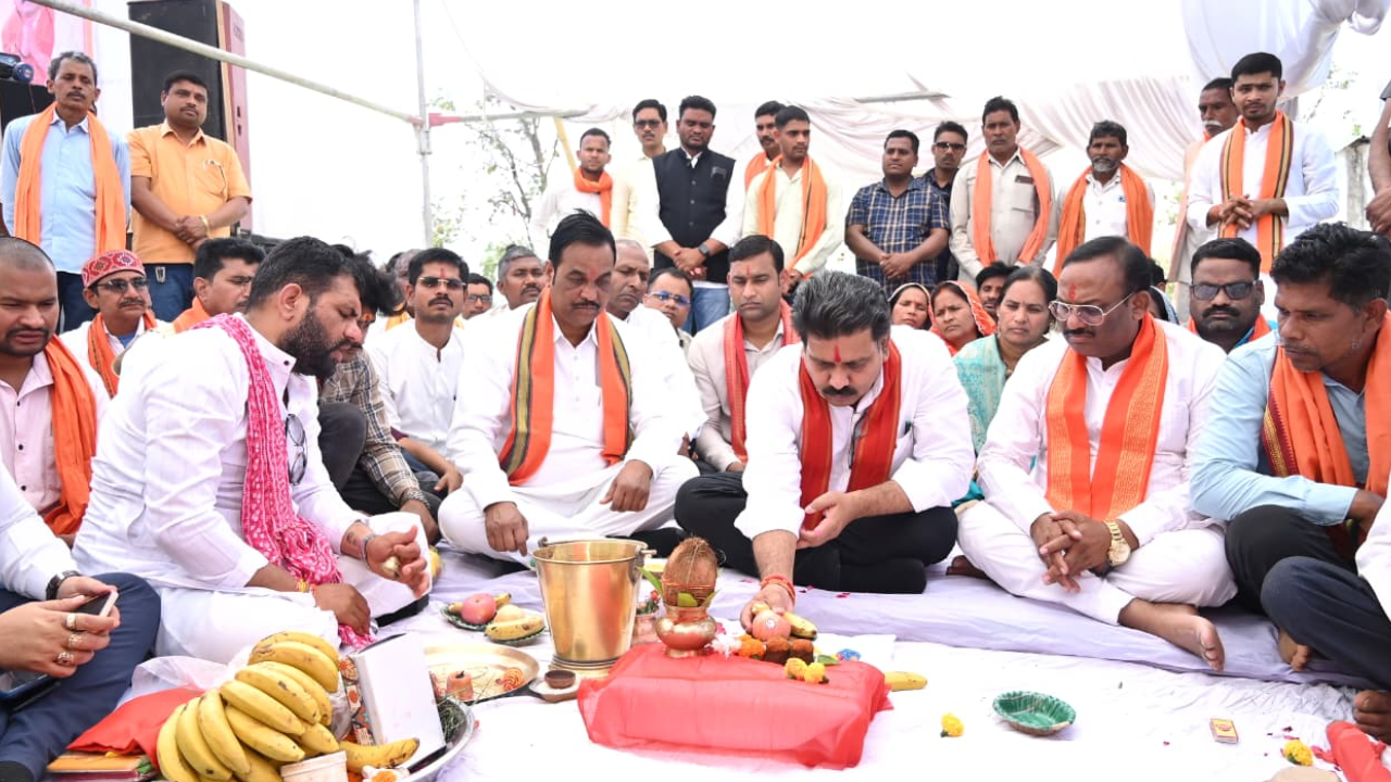 कवर्धा में किसानों को बड़ी सौगात: डिप्टी सीएम विजय शर्मा ने 11.49 करोड़ की नहर परियोजना का भूमिपूजन, 770 हेक्टेयर भूमि को मिलेगा सिंचाई लाभ