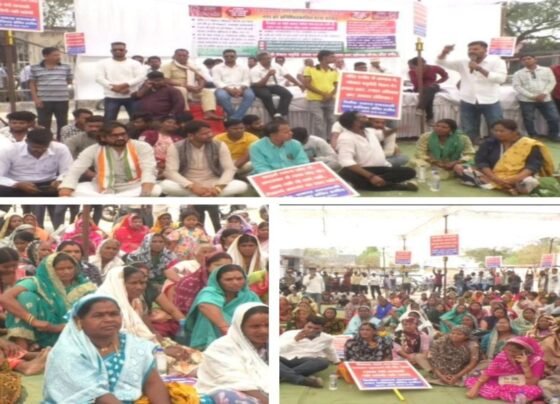 Villagers Lock Municipal Gate