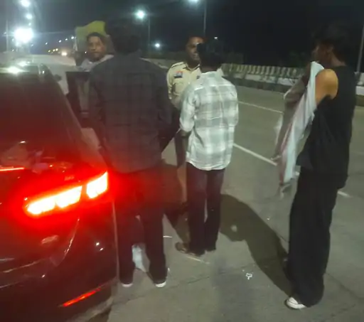 बिलासपुर में नशे में मिले युवक-युवती, NH पर बर्थ-डे सेलिब्रेशन करना पड़ा महंगा, लड़की समेत 4 गिरफ्तार