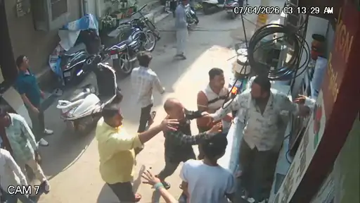 भिलाई में कैरम सेंटर पर सिगरेट लाकर नहीं देने पर हत्या का प्रयास, दोस्तों को बुलाकर पिटवाया, तीन आरोपी गिरफ्तार