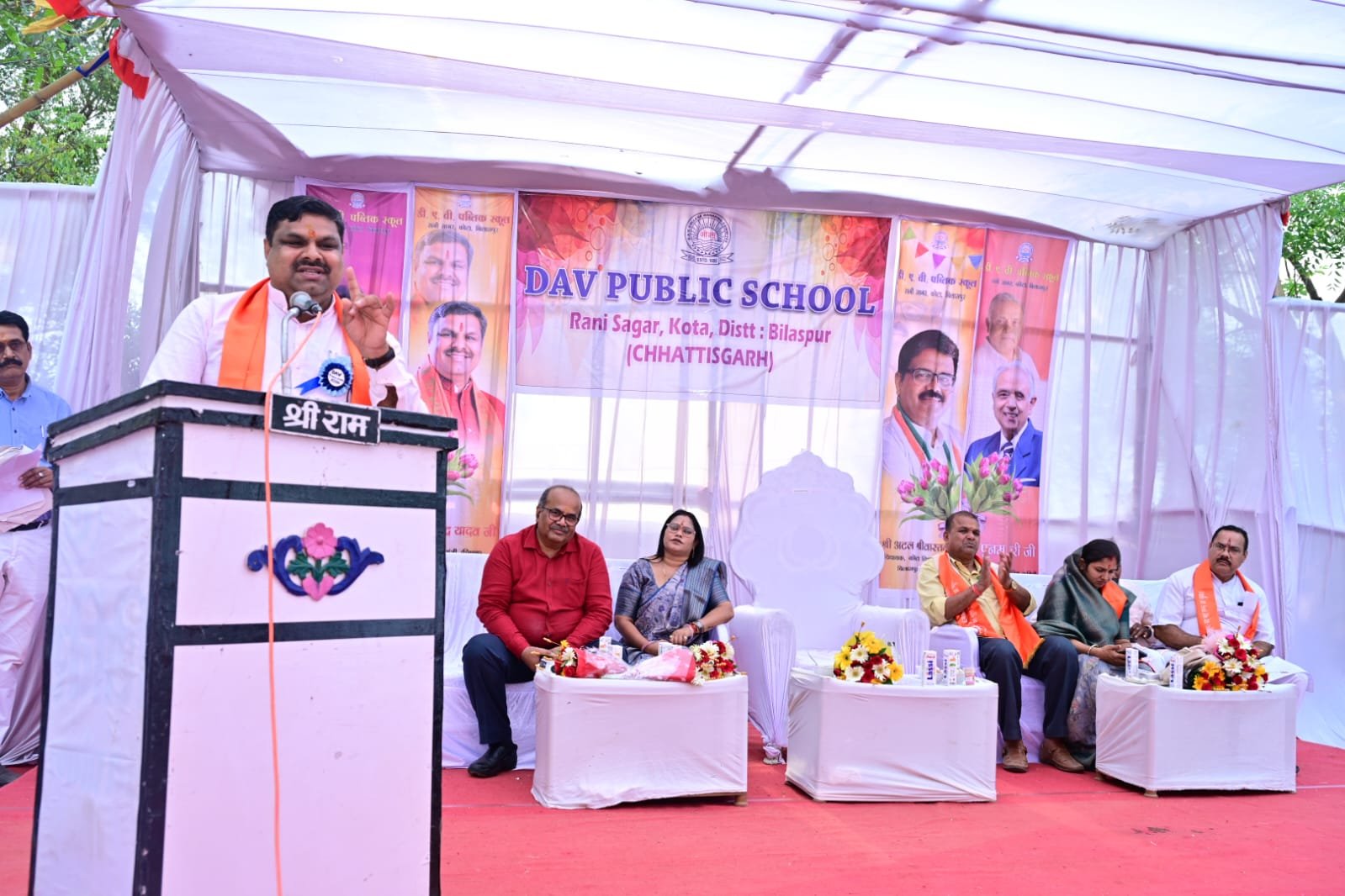 ग्रामीण बच्चों के भविष्य और गुणवत्तापूर्ण शिक्षा पर जोर, मंत्री गजेंद्र यादव ने बिलासपुर के रानीसागर में डीएवी पब्लिक स्कूल का किया उद्घाटन