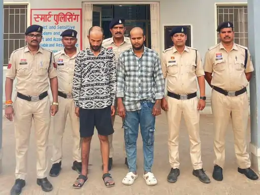 दुर्ग में नशीली टेबलेट बेचते 2 युवक गिरफ्तार, स्टेडियम के पास खोज रहे थे ग्राहक, 98 हजार से ज्यादा की दवाइयां, मोबाइल और बाइक जब्त