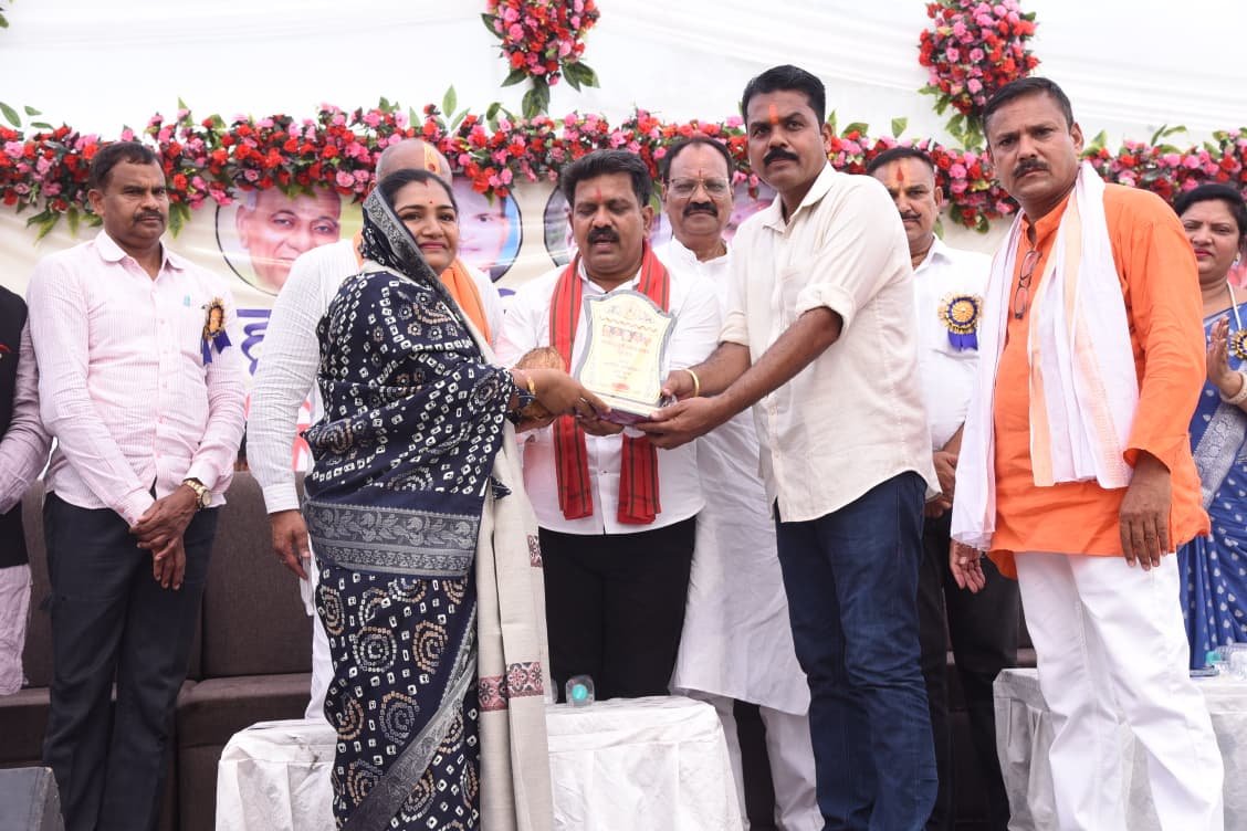 जामगांव में कुर्मी समाज का अधिवेशन, उप मुख्यमंत्री विजय शर्मा हुए शामिल, कई विकास कार्यों की घोषणा की