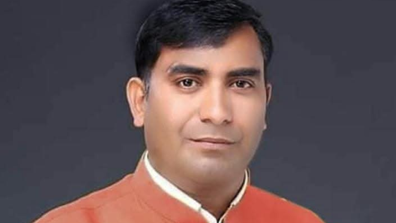 CG News: किसान विरोधी नीतियों से अन्नदाता परेशान, कांग्रेस नेता महेंद्र यादव का भाजपा सरकार पर हमला