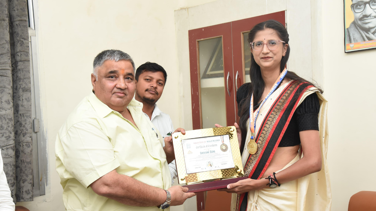 छत्तीसगढ़ की बेटी ने बढ़ाया मान: गोल्फ खिलाड़ी शिवानी सोनी ‘इंटरनेशनल बुक ऑफ रिकॉर्ड्स’ से सम्मानित